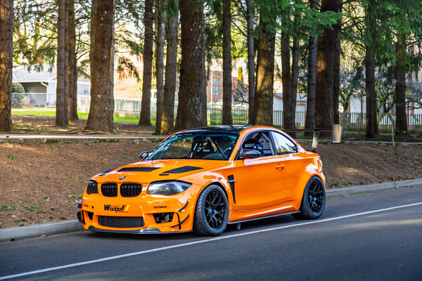 BMW 1M E82 に APEX EC-7 F:18x10J ET25 / R:18x11J ET44 を装着