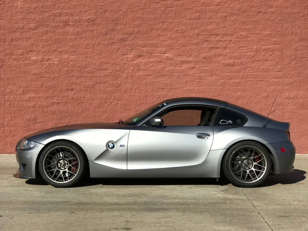 BMW Z4 M E85/E86 に APEX ARC-8 18x9.5J ET35 を装着