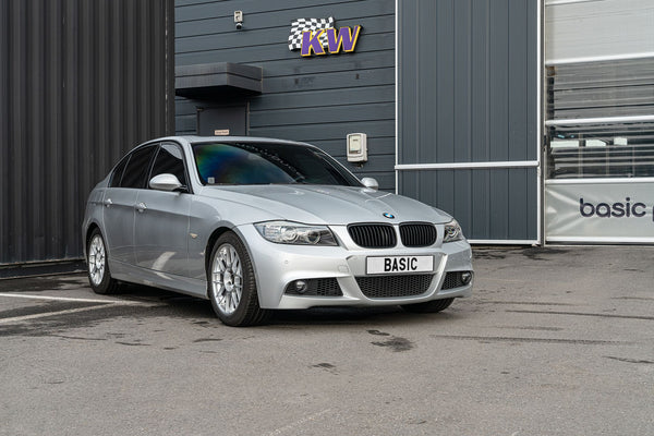 BMW 3シリーズ E90/E91/E92/E93 に APEX ARC-8 17x8.5J ET40 を装着