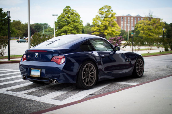 BMW Z4 M E85/E86 に APEX SM-10 F:18x9J ET30 / R:18x10.5J ET22 を装着