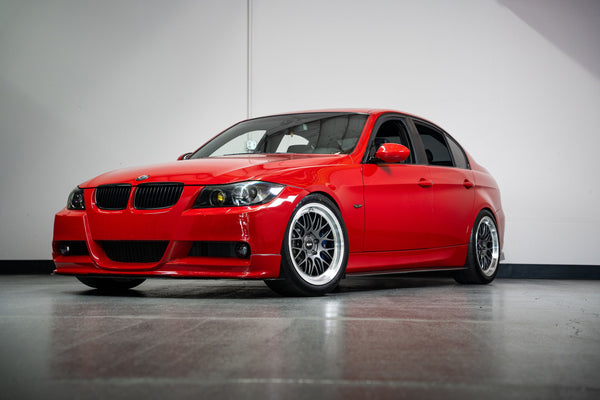 BMW 3シリーズ E90/E91/E92/E93 に APEX ML-10RT 18x9J ET30 を装着