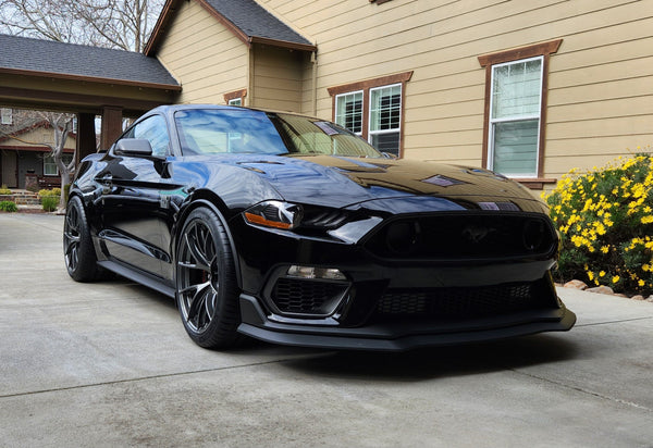 FORD マスタング S550 に APEX VS-5RS F:19x11J ET26 / R:19x11J ET52 Anthracite を装着