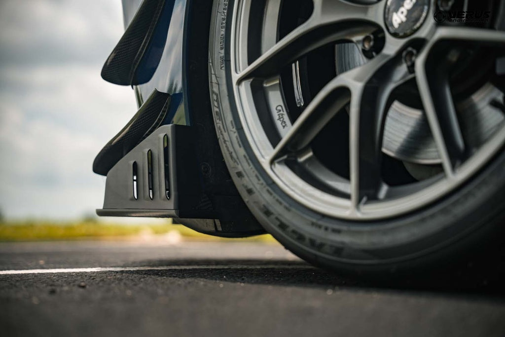 VERUS ENGINEERING(ヴェルスエンジニアリング)A0699A:シボレー・コルベットスティングレー(C8):フロントスプリッターエンドプレート