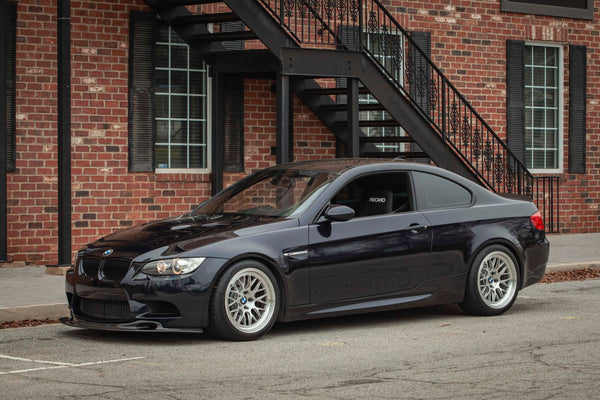 BMW M3 E90/E92/E93 に APEX ML-10RT 18x10J ET25 を装着