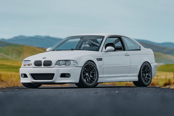 BMW M3 E46 に APEX EC-7RS 18x10J ET25 を装着