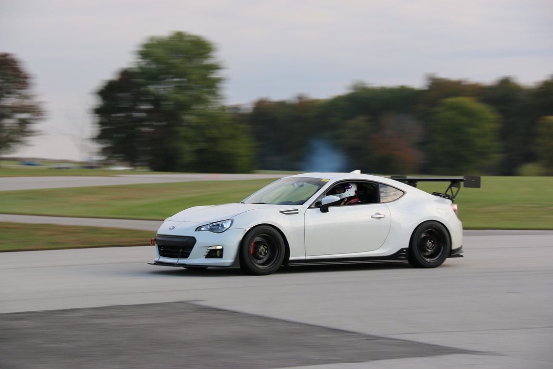 VERUS ENGINEERING(ヴェルスエンジニアリング)A0198A・TOYOTA 86(ZN6) SUBARU BRZ(ZC6)対応UCWリアウイング
