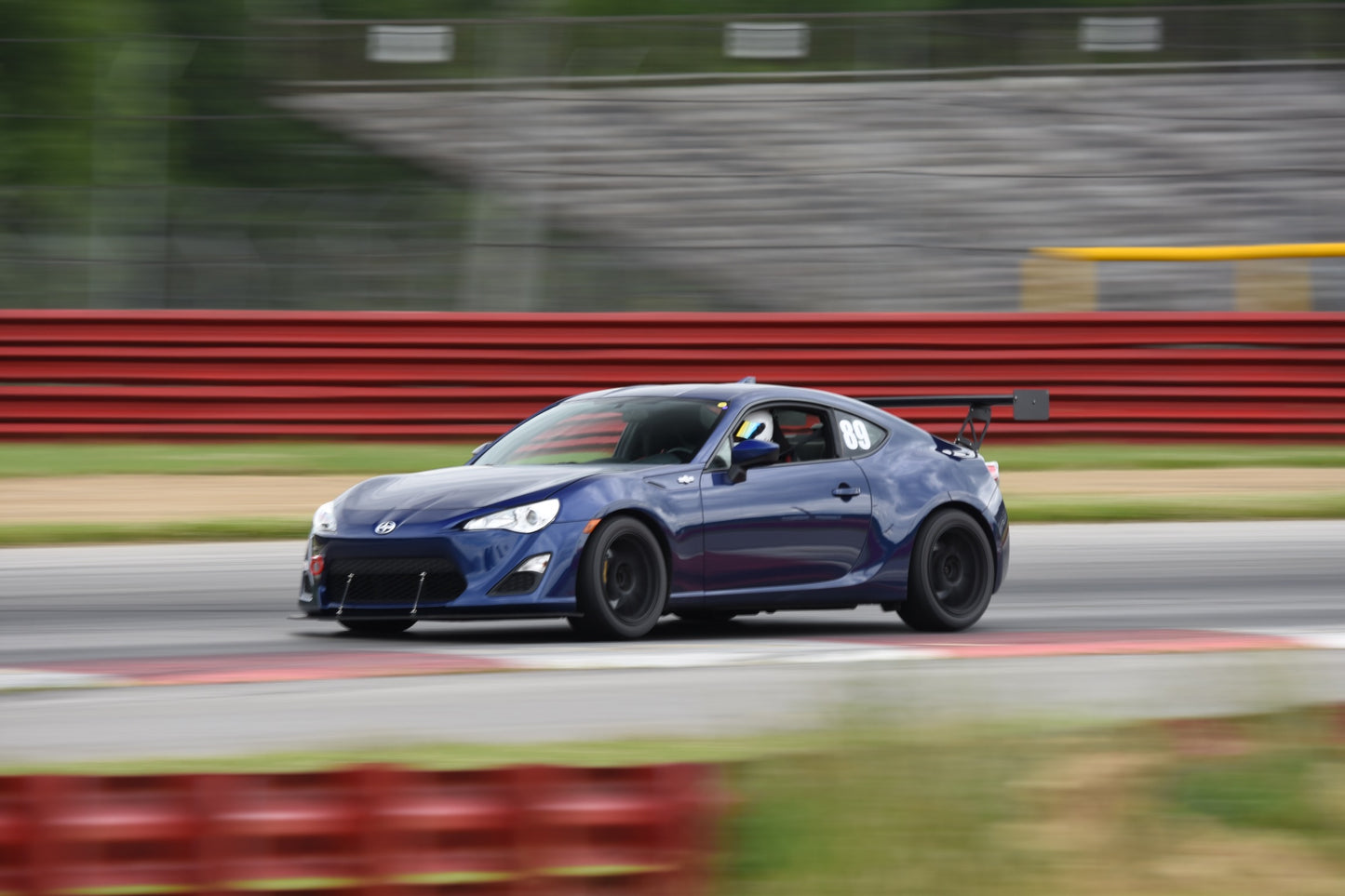 VERUS ENGINEERING(ヴェルスエンジニアリング)A0198A・TOYOTA 86(ZN6) SUBARU BRZ(ZC6)対応UCWリアウイング