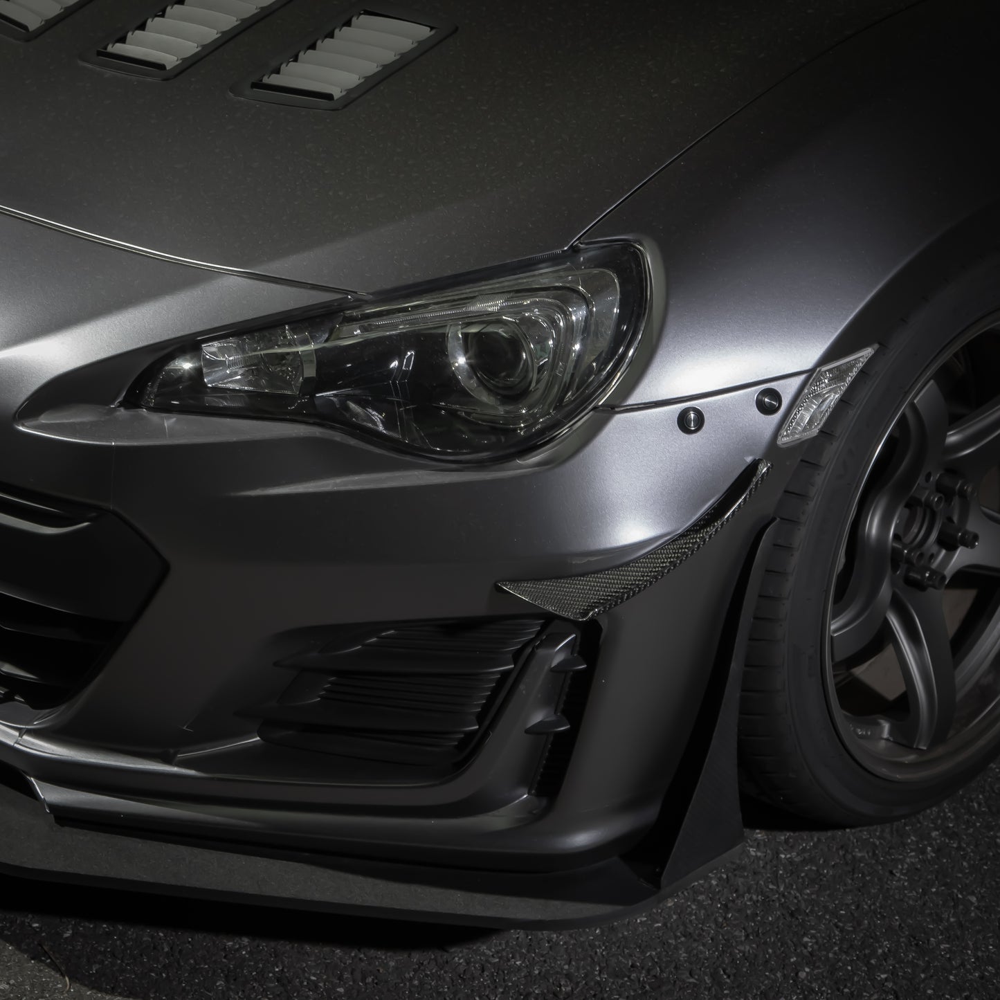 VERUS ENGINEERING(ヴェルスエンジニアリング)A0139A:SUBARU BRZ(ZC6後期専用) ダイブプレーン ドライカーボン製カナードセット