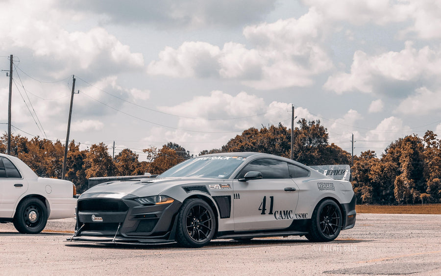 FORD マスタング S550 に APEX VS-5RS 18x12J ET57 Satin Black を装着