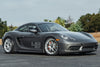 PORSCHE 718 ケイマン S に APEX EC-7RS 19x9J ET50 / 19x11J ET45 レースシルバーを装着