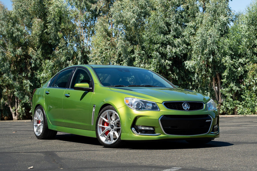 CHEVROLET SS（第1世代） に APEX VS-5RS F:19x9J ET30 / R:19x10.5J ET45 Brushed Clear を装着