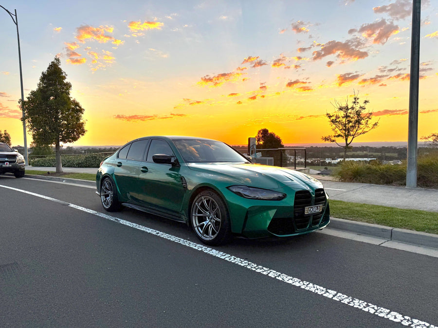 BMW M3 G80 に APEX VS-5 19x10J ET12 を装着