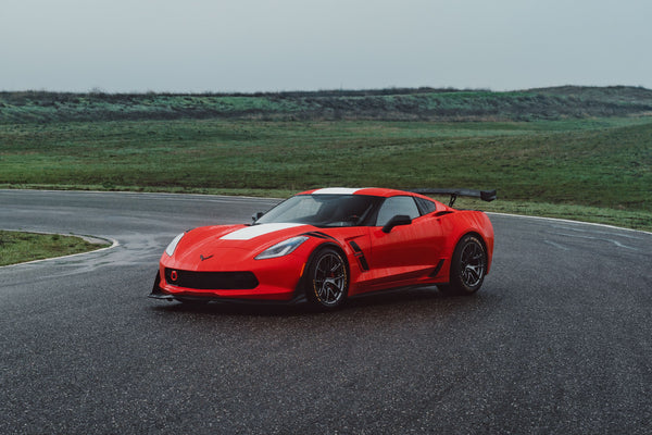 CHEVROLET コルベット C7 ワイドボディ に APEX VS-5RE F:18x11J ET38 / R:18x13J ET56 Anthracite を装着