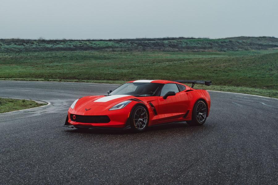 CHEVROLET コルベット C7 ワイドボディ に APEX VS-5RE F:18x11J ET38 / R:18x13J ET56 Anthracite を装着
