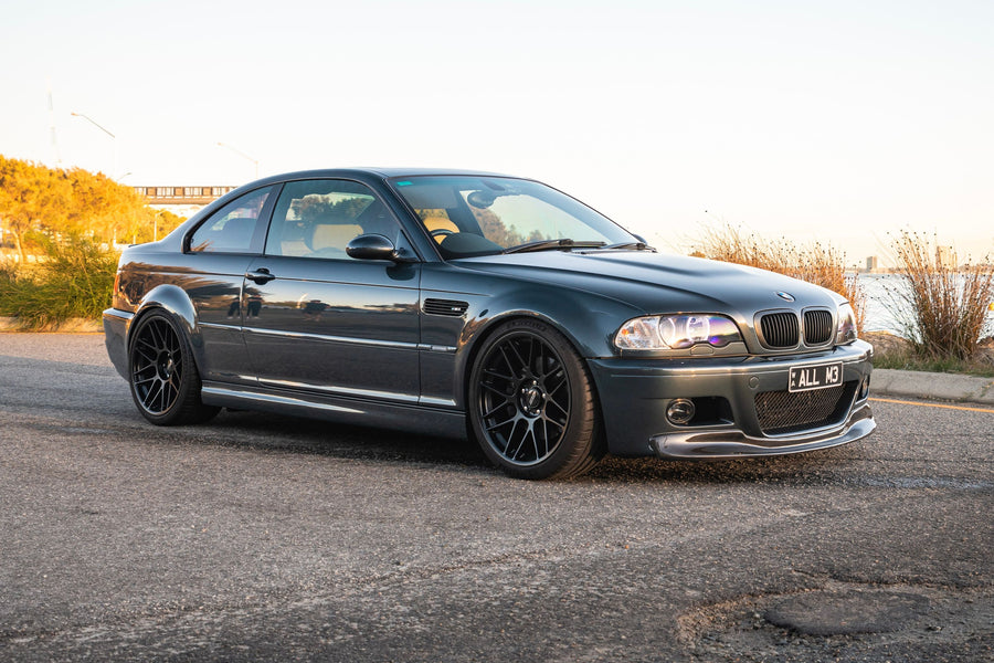 BMW M3 E46 に APEX ARC-8 F:19x9J ET28 / R:19x10J ET25 を装着