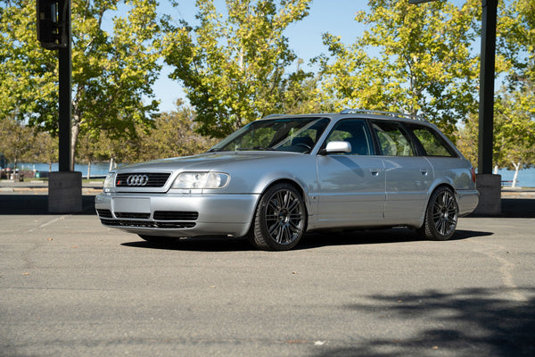 AUDI S6 C4 アバントに APEX TC-10RT 18x8.5J ET43 スクエア アンスラサイトを装着