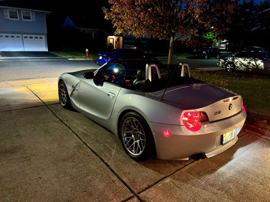 BMW Z4 E85/E86 に APEX ARC-8 F:17x8.5J ET40 / R:17x9.5J ET35 を装着