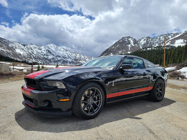 FORD マスタング S197 に APEX VS-5RS F:19x10J ET40 / R:20x11J ET52 Anthracite を装着
