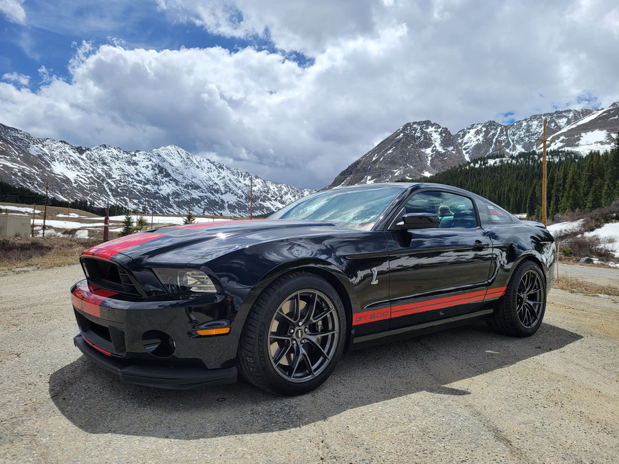 FORD マスタング S197 に APEX VS-5RS F:19x10J ET40 / R:20x11J ET52 Anthracite を装着