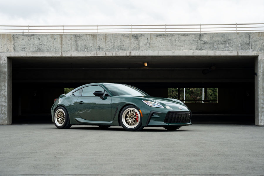 TOYOTA GR86 ZN8 APEX ML-10RT 17インチ Machined Lip Gloss Motorsport Gold 装着例