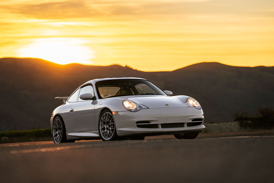 PORSCHE 911 996 カレラ・GT3 に APEX EC-7RS 18x9J ET46 / 18x10.5J ET44 Race Silver を装着