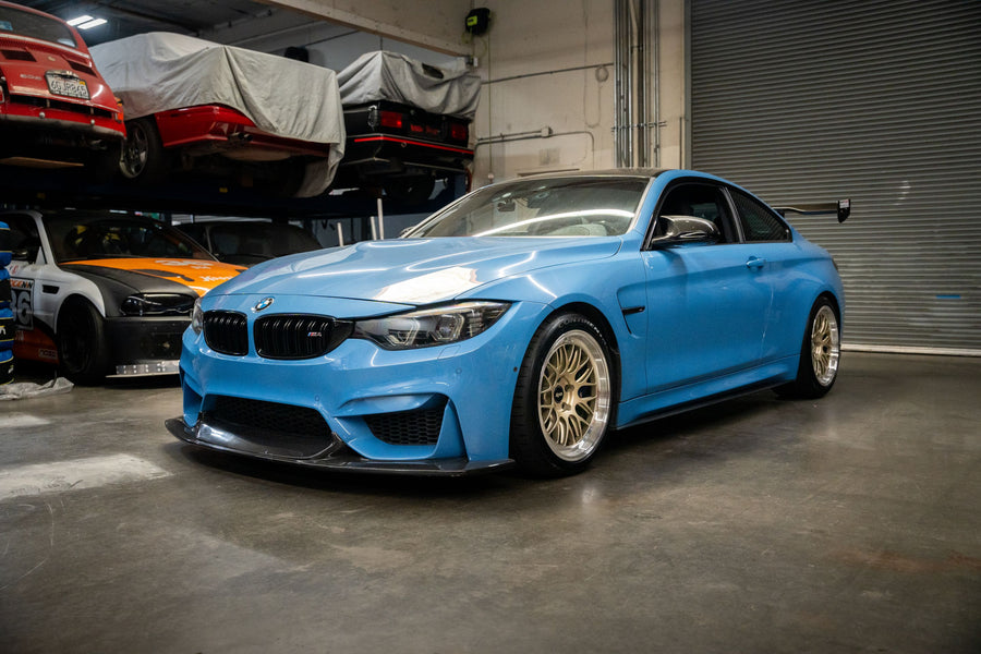BMW M4 F82/F83 に APEX ML-10RT F:18x9.5J ET22 / R:18x11J ET44 を装着