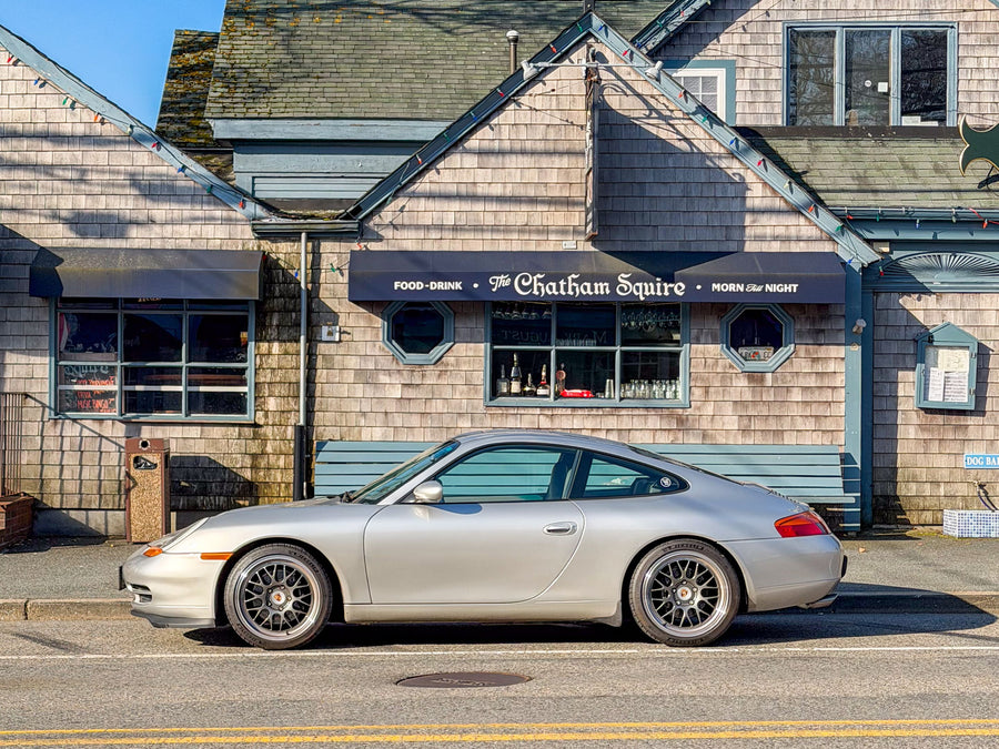 PORSCHE 911 996 カレラ に APEX ML-10RT 18x8.5J ET44 / 18x11J ET60 Machined Lip Anthracite を装着