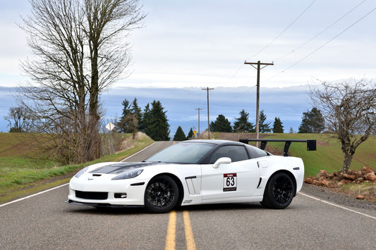 CHEVROLET コルベット C6 ワイドボディ に APEX EC-7RS F:18x11J ET38 / R:19x12.5J ET55 Satin Black を装着
