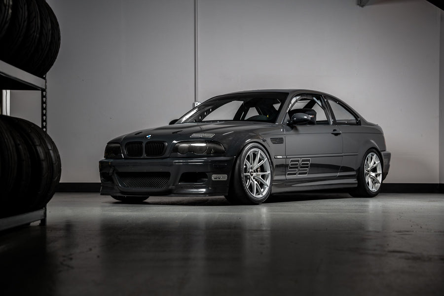 BMW M3 E46 に APEX VS-5 18x10J ET25 を装着