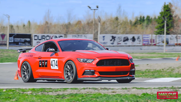 FORD マスタング S550 に APEX SM-10 18x11J ET52 Anthracite を装着