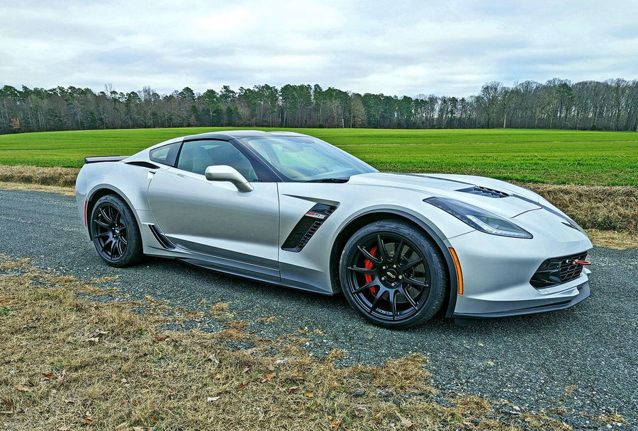 CHEVROLET コルベット C7 ワイドボディ に APEX SM-10 F:19x11J ET38 / R:19x12.5J ET55 Satin Black を装着