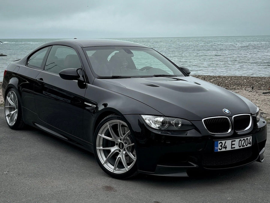 BMW M3 E90/E92/E93 に APEX VS-5RS F:19x9.5J ET22 / R:19x10.5J ET25 を装着