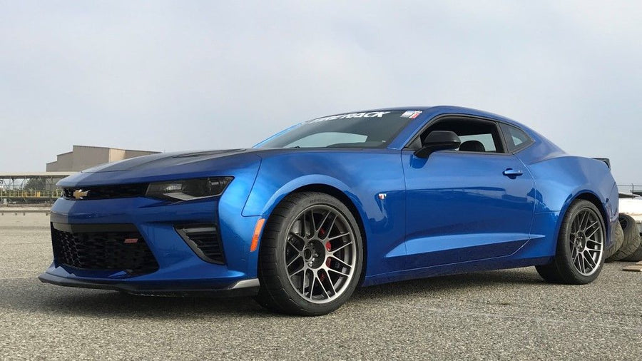 CHEVROLET カマロ 6th Gen に APEX ARC-8 F:19x11J ET11 / R:19x11J ET43 Anthracite を装着