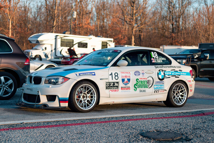 BMW 1M E82 に APEX ARC-8 18x9.5J ET22 を装着