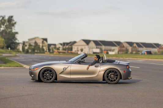 BMW Z4 E85/E86 に APEX SM-10 F:18x8.5J ET35 / R:18x9.5J ET35 を装着