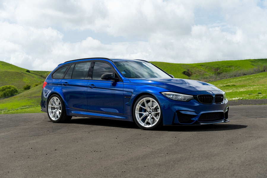 BMW M3 F80 に APEX VS-5RS F:19x9.5J ET22 / R:19x10.5J ET45 を装着