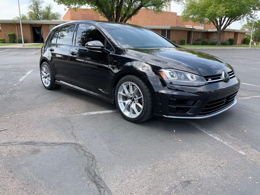 VW ゴルフR MK7 に APEX VS-5RS 17x9J ET42 Brushed Clear を装着
