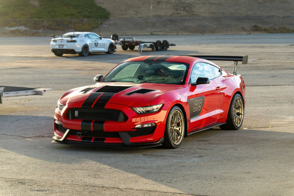 FORD マスタング シェルビー GT350／GT350R に APEX VS-5RS 19x11J ET52 Motorsport Gold を装着
