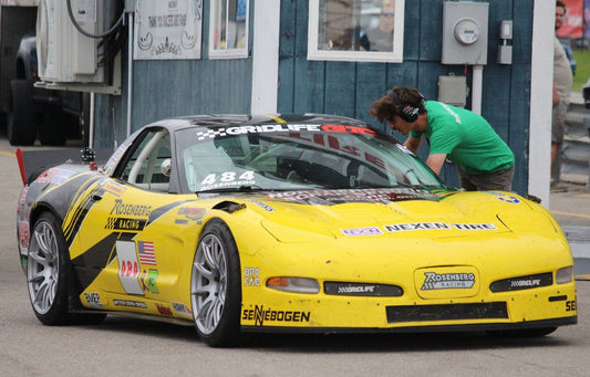 CHEVROLET コルベット C5（Z06／Z51） に APEX SM-10 19x12.5J ET55 Race Silver を装着