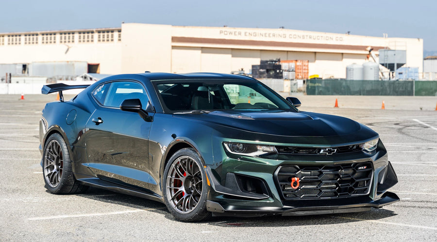 CHEVROLET カマロ 6th Gen ZL1 1LE に APEX EC-7RS F:18x11J ET7 / R:18x12J ET41 Anthracite を装着