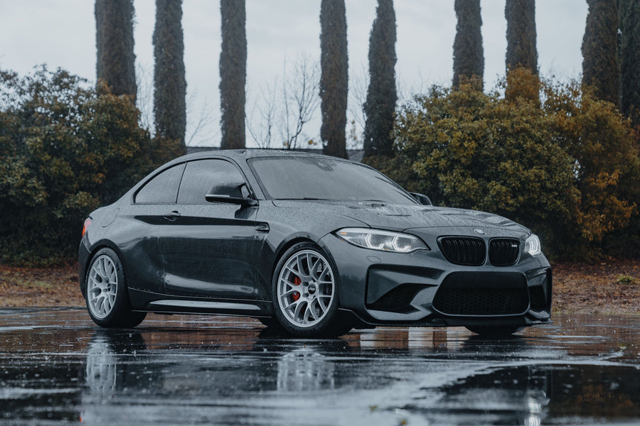 BMW M2 F87 に APEX EC-7 F:18x9.5J ET28 / R:18x10.5J ET40 を装着