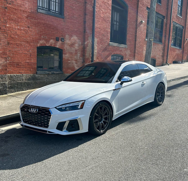 AUDI S5 B9 に APEX SM-10 19x9J ET28 スクエア アンスラサイトを装着