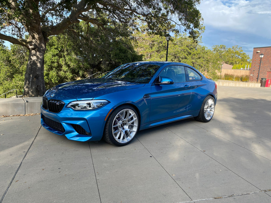 BMW M2 F87 に APEX EC-7RS F:19x9.5J ET28 / R:19x10.5J ET45 を装着