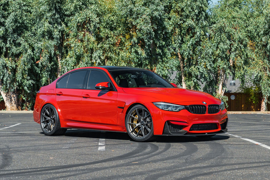 BMW M3 F80 に APEX VS-5RS F:20x9.5J ET22 / R:20x11J ET44 を装着