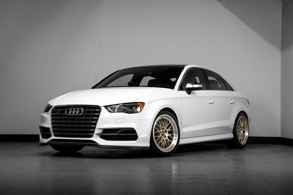 AUDI S3 8V に APEX ML-10RT 18x9J ET42 スクエア マシンドリップ モータースポーツゴールドを装着