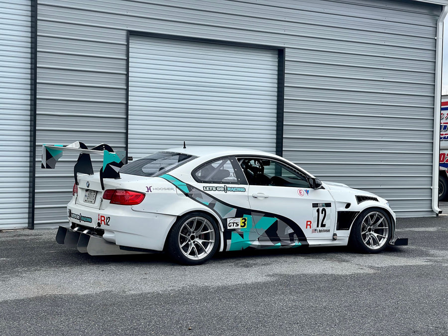 BMW M3 E90/E92/E93 に APEX VS-5RS 18x11J ET25 を装着