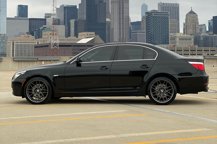 BMW 5シリーズ E60/E61 に APEX ARC-8 19x8.5J ET35 を装着