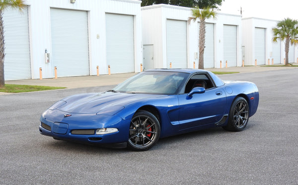 CHEVROLET コルベット C5（Z06／Z51） に APEX VS-5 F:18x10J ET58 / R:19x11J ET75 Anthracite を装着