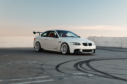 BMW M3 E90/E92/E93 に APEX ML-10RT 18x10.5J ET22 を装着