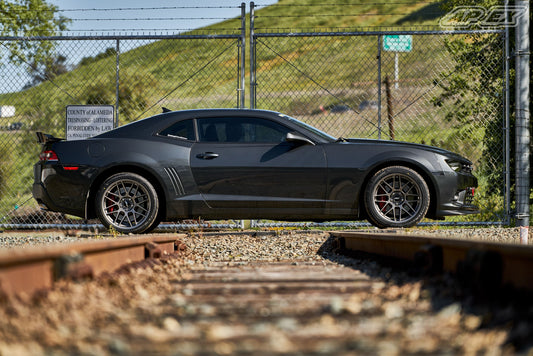 CHEVROLET カマロ 5th Gen に APEX ARC-8 F:19x10J ET20 / R:19x11J ET43 Anthracite を装着